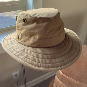 Tilley Outback Hat.  Good condition.
